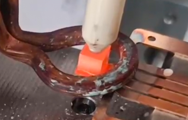 芯片自动焊接工艺：高频感应加热助力精密制造升级(图1)