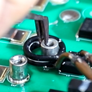 电路板焊接工艺:高频感应加热助力精密电子组装